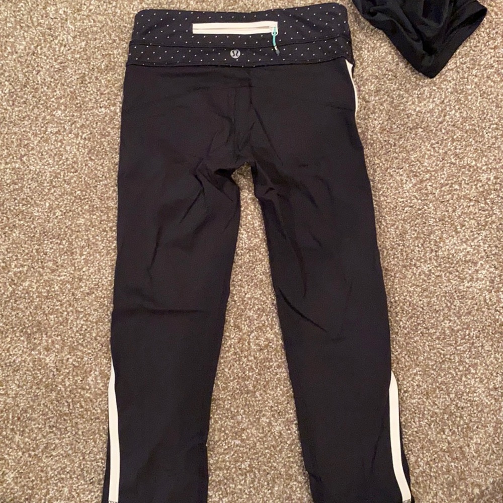black lululemon leggings